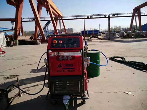 【圖片】常州建筑保溫發(fā)泡機(jī)哪種好 推薦4款施工聚氨酯發(fā)泡機(jī)(圖2) 兩用聚氨酯發(fā)泡機(jī)移動板房保溫防水噴涂施工